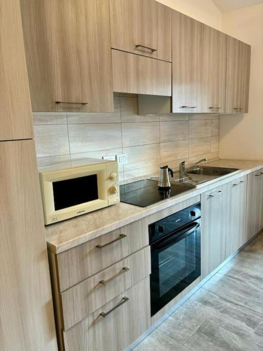 Loft In Fiera Apartment Варци Екстериор снимка